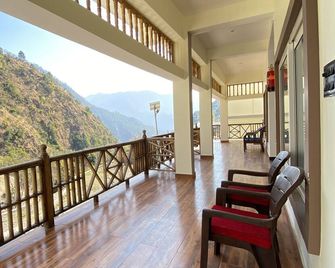 Maulyar Forest Resort - Uttarkāshi - Balcón
