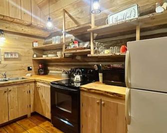 Slow-Go Log Cabin in the Woods with Cozy Woodstove - Qualicum Beach - Kitchen