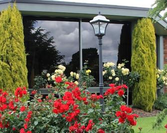 Cedar Lodge Motel - Morwell - Außenansicht
