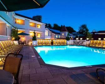 Meadowmere Resort - אוגונקוויט - בריכה