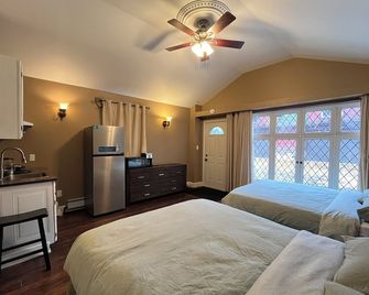 Cozy room sleeping 4 - Niagara Falls - Bedroom