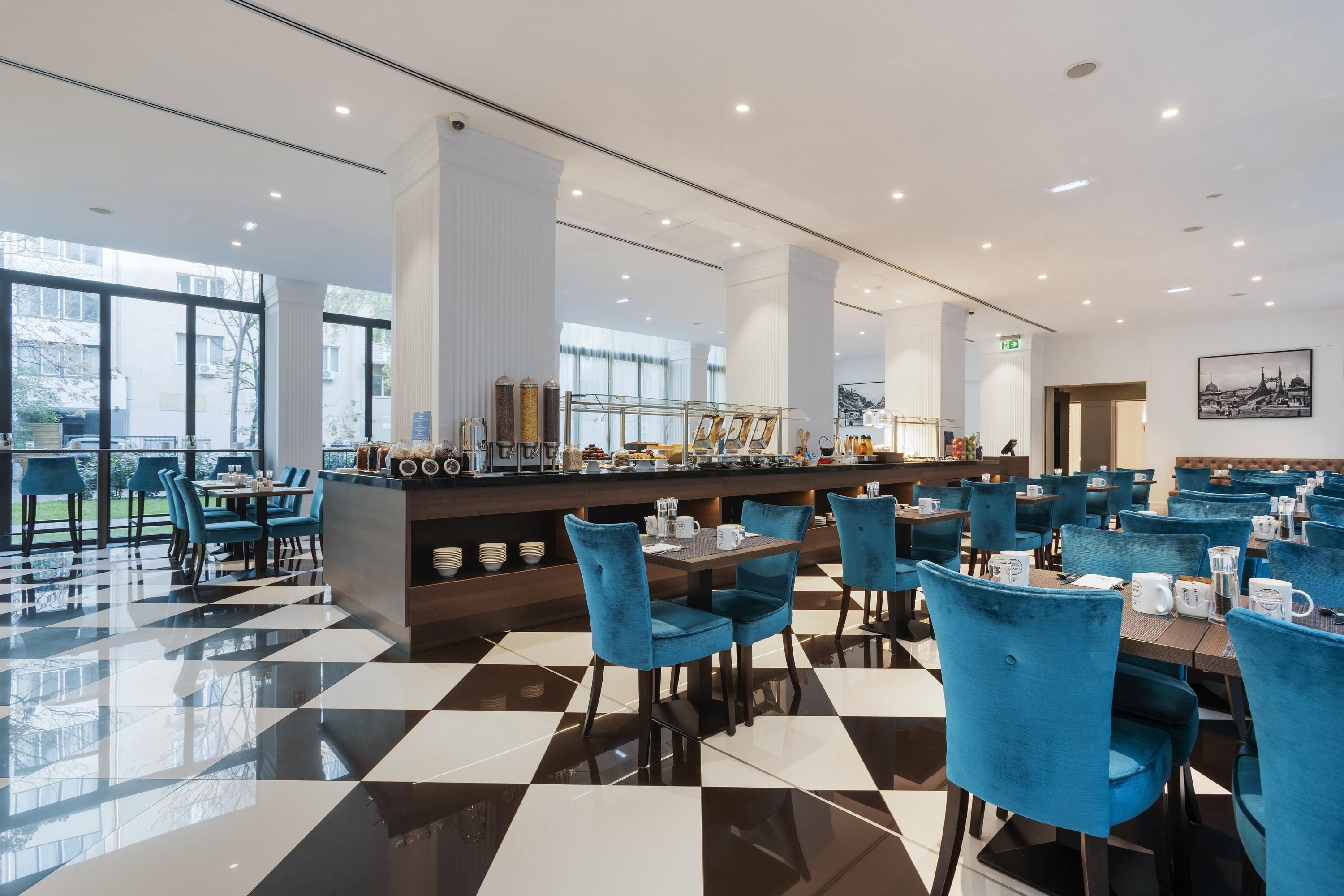 Restaurant view of Eurostars Danube Budapest