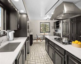 Spacious 3b/3b Mediterranean in White Plains - White Plains - Kitchen