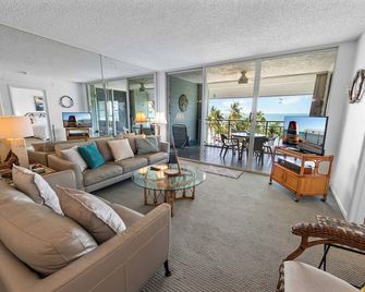 Sunshine, Beaches, And Ocean Breezes At Ocean Vista (La Brisa #403e) - كي وست - غرفة معيشة