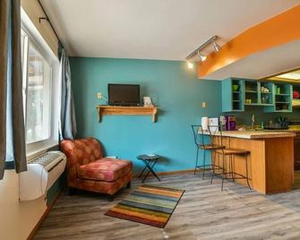 Cozy Adventure Pad Near Downtown - Rose Tree 2 - Moab - Sala de estar