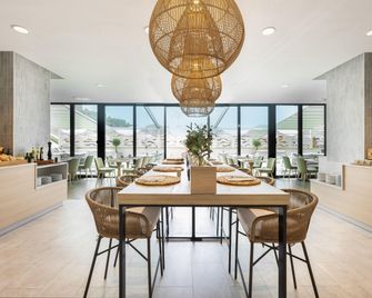 مالجا ألاميدا ثينترو أفيليتيد باي ميليا - ملقة - مطعم