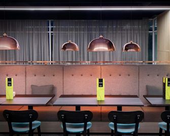 Hampton by Hilton Bristol Airport - Bristol - Resepsjon