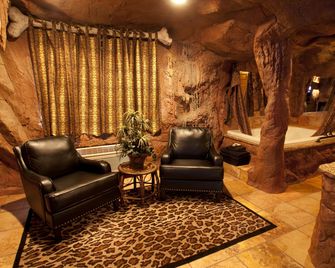 Black Swan Inn Luxurious Theme Rooms - Pocatello - Lounge
