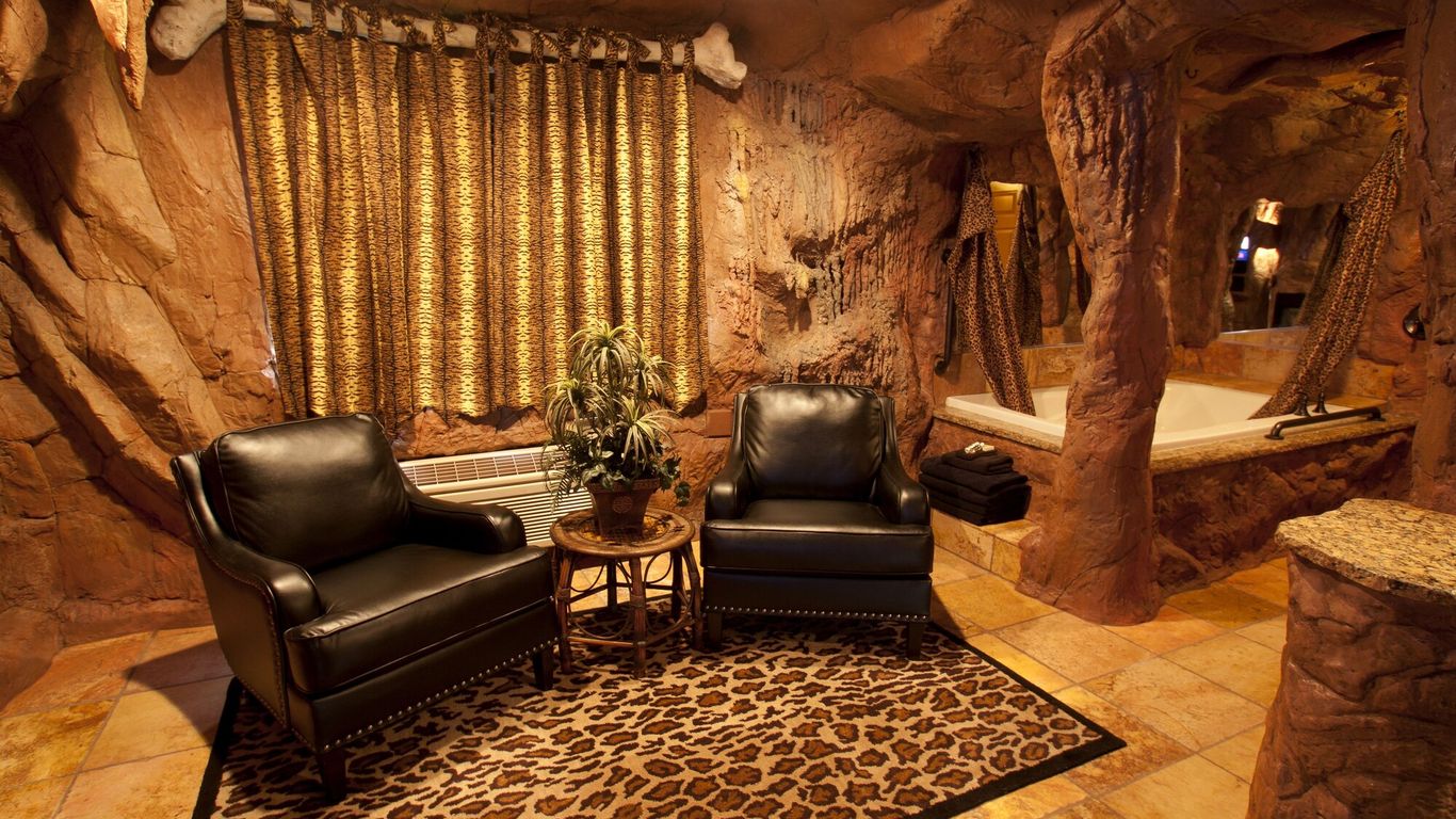 Black Swan Inn Luxurious Theme Rooms