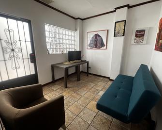Sofia Apartments in Escalante, San Jose Center - San José - Sala de estar