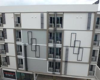 Don Mueang Place Hotel - Prachathipat - Building