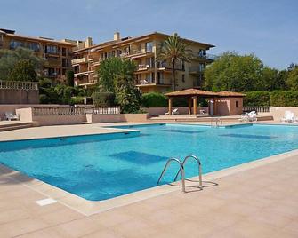 Apartment Eden Parc-4 by Interhome - Saint-Tropez - Basen