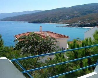 Apartment Haris - Armenistis, island of Ikaria - Armenistis - Balkon