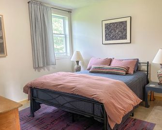 Lake Top Cottage - Midcoast Maine - New Reno - High-Speed Wifi - Jefferson - Bedroom