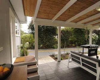 Rosebud Beach Retreat - Rosebud - Patio