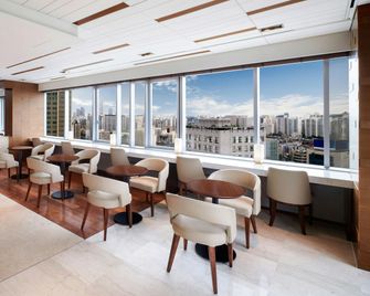 Courtyard by Marriott Seoul Times Square - Soul - Oleskelutila