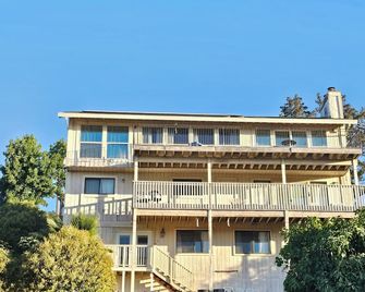 Lakefront! panoramic views. 2-bedroom 1 bathroom in terrific Granite Bay with AC - Granite Bay - Edificio