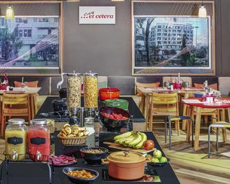 Ginger Noida Sector 63 - Noida - Buffet
