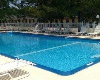 Tallwood Motel Wells - Wells - Uima-allas