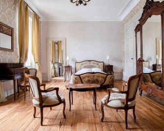 Chateau Belle Epoque Chambres D'Hotes Et Gites - Castets - Вітальня