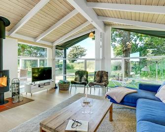 Lovely home in Vordingborg with WiFi - Næstved - Living room