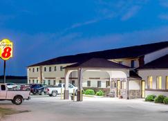 Super 8 by Wyndham Grinnell IA - Grinnell - Bâtiment