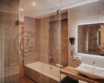 La Trobada Hotel Boutique - Ripoll - Bathroom