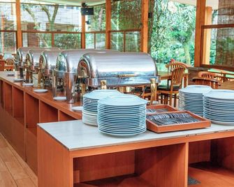 أهاديات هوتل آند بنجالو - باندونغ - مطعم