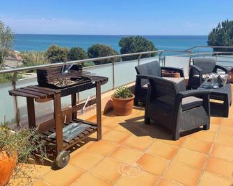 Villa Farell just in front of the sea - Sant Pol de Mar - Balkon