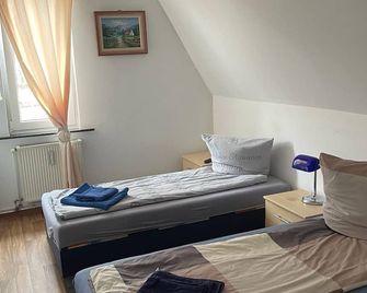 Double Room - Lekoma Pension - Trebbin - Schlafzimmer