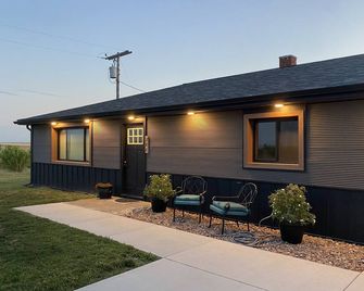 Bunkhouse at Down Home Acres - Great Falls - Patio