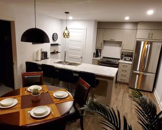 Magnifique appartement complet près de Montreal - Longueuil - Dining room