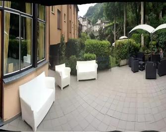 Hotel Trieste - Morbegno - Patio