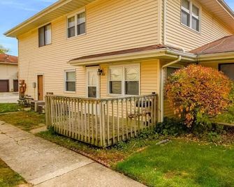 Merrillville Condo-Close to Hospitals and Refinery - Merrillville - Gebäude