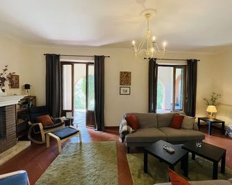 Beautiful, stately, private villa w/ apartment. Pool, 4 terraces and olivegarden - Bassano in Teverina - Sala de estar