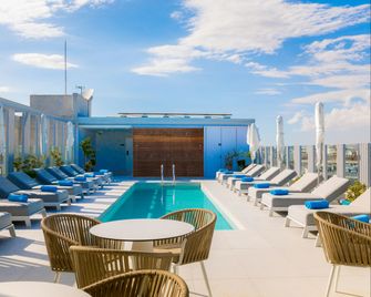 Hotel Indigo Larnaca By IHG - Larnaca - Pool