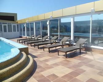 SM Royal Hotel - Sochi - Kolam