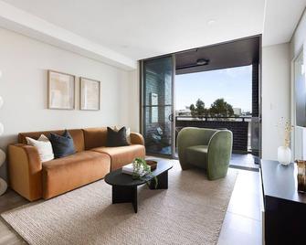 Kahlo Alexandria - #4 - Sydney - Living room