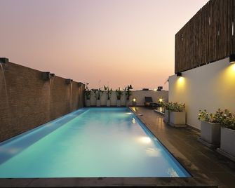 Sleep Withinn - Bangkok - Piscina