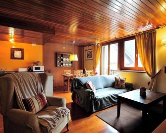 Cal Berg, Acogedor apartamento en Garòs cerca de Baqueira by Eth Flòc - Garòs - Sala de estar