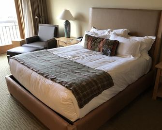 Lovely Suncadia Lodge - Private Bedroom with King Bed, Sleeper Sofa Queen - Cle Elum - Ložnice