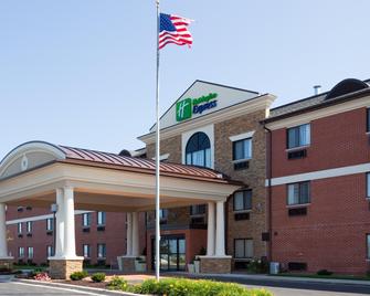 Holiday Inn Express Sheboygan-Kohler (I-43) - Sheboygan - Building