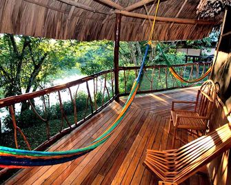 Tropical Glamping Getaway at a Fabulous Resort near Punta Gorda in Belize - Punta Gorda - Balcony
