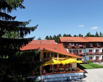 Landhotel Tannenhof - Spiegelau - Gebouw