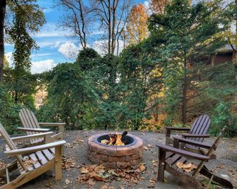 New Mtn&City Views Hot Tub Sauna Arcade Pool - Helen - Patio