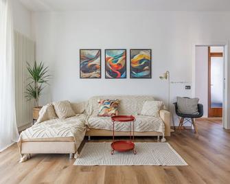 Coki's Home Free Parking and WiFi - Ravenna - Living room