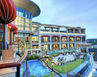 The Bellavista Hotel Chandigarh Panchkula - Panchkula - Budova