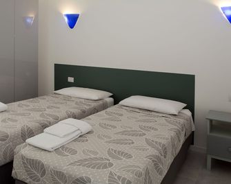 2 bedroom apartment center S. Bonifacio - San Bonifacio - Camera da letto
