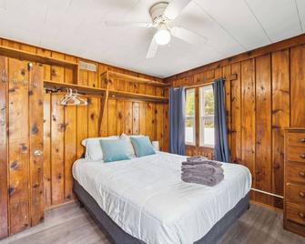 One bedroom cottage on the beach - Oscoda - Bedroom