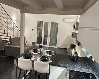 Elegant loft by the sea - Punta Marina - Salle à manger